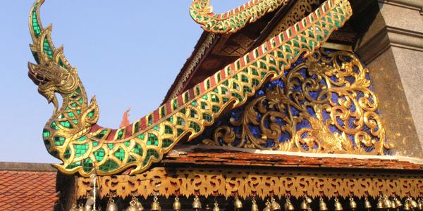 Detail střechy chrámu iWat Doi Suthep