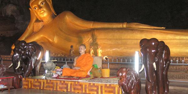 Buddha v jeskynním chrámu, Phuket