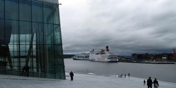 Na střeše Opery v Oslol