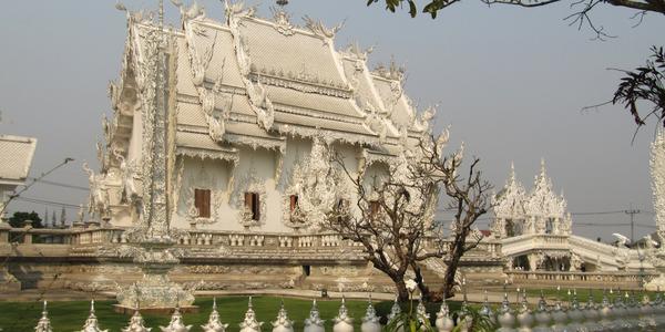 Sněhový chrám Wat Rong Khun