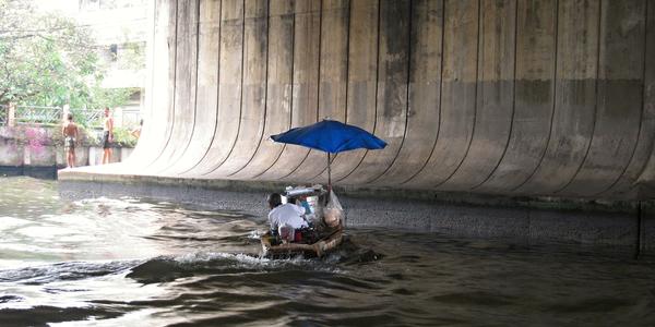 Pod mostem, Bangkok