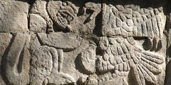 Jaguár a orel v Chichen Itza