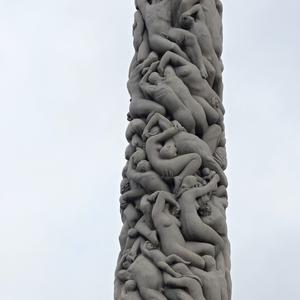 017. Oslo, Vigelandův park, detail Monolitu