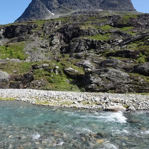 068. Trollstigen, na Orneveien, křišťálová voda