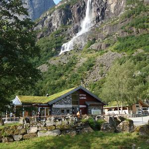 092. Pod ledovcem Briksdalsbreen