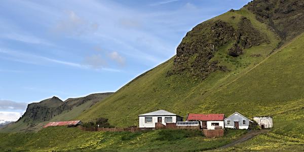 002- Farma před pláží Reynisfjara