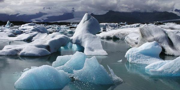 Azurový led v Jokulsarlón