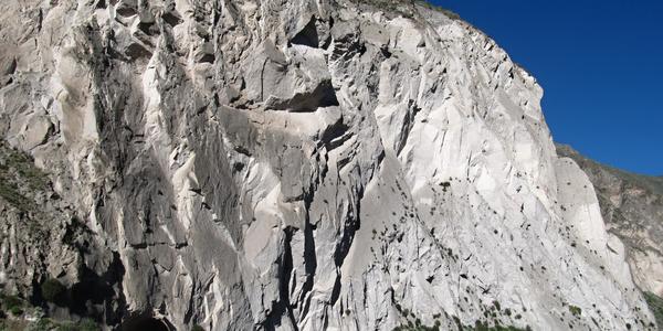 Tunel a stará cesta, kaňon Colca