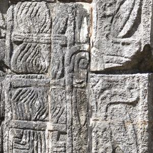 Detail sloupu v Chichen Itza