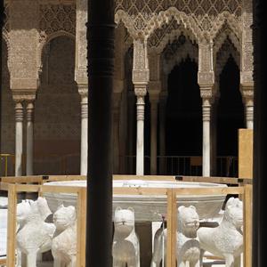 Lvi se stěhují na své místo, Alhambra