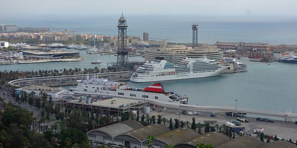 021. Barcelona, přístav