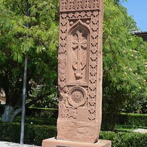 Echmiadzin, chačkary 3