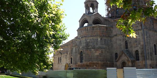 Echmiadzin, hlavní chrám 2