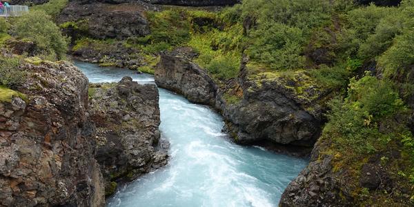 022-Hraunfossar, neskutečná barva vody