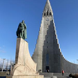 002 Dominanta Reykjavíku, kostel Hallgrímskirkja