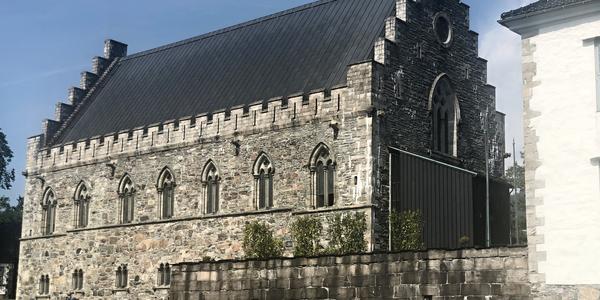 014-Bergen, Hakonshalen