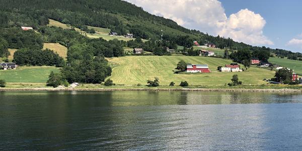 053-Halsanaustan, idylická krajina