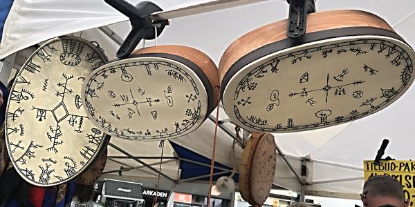 110-Svolvaer, šamanské bubínky