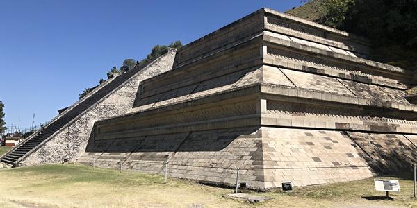 080-Cholula,část odkryté pyramidy