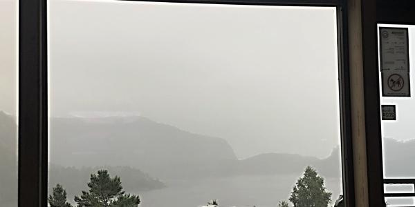 024-Preikestolen, a pohled z okna