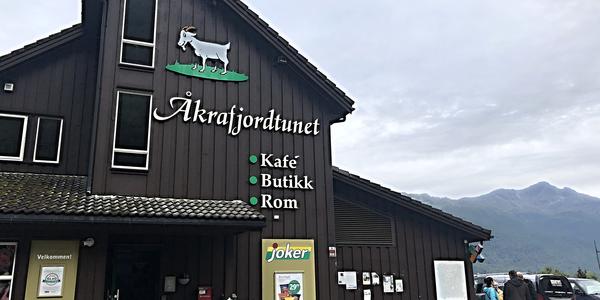 027-Markhus, zastávka za tunely