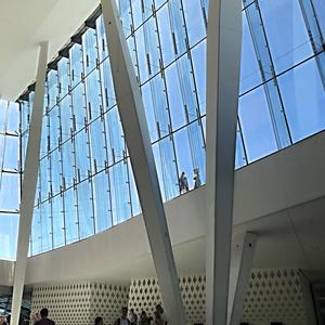 183-Oslo, nepřehlédnutelná budova Opery