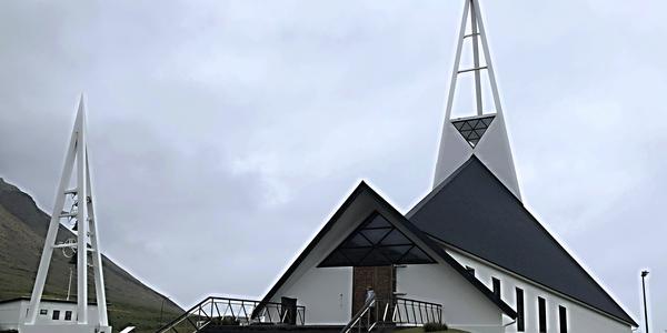 042-Snaefellsnes, kostel v Ólafsvíku