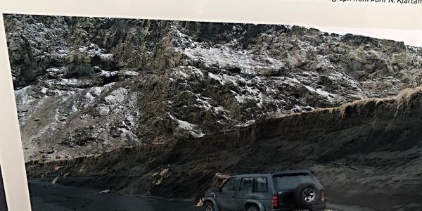 086-Největším nepřítelem Islandu je eroze a mořská abraze; Vík y Mýrdal