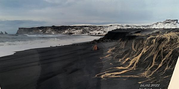 088-Největším nepřítelem Islandu je eroze a mořská abraze; Vík y Mýrdal