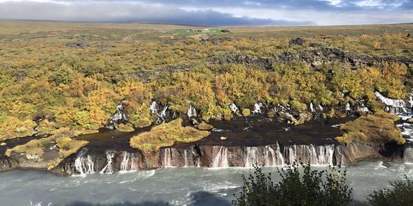 107-Hraunfossar, zde je již podzim