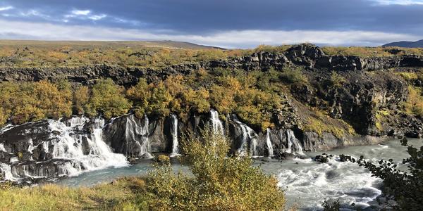 110-Hraunfossar, zde je již podzim