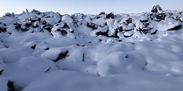 107-... je uprostřed lávového pole