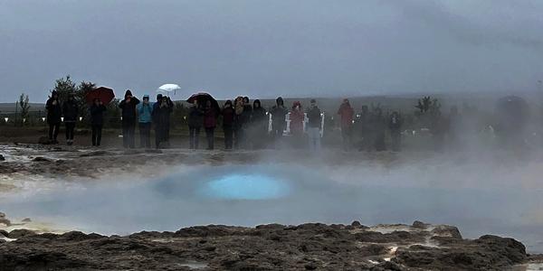 035-Čekání na výbuch gelzíru Strokkur