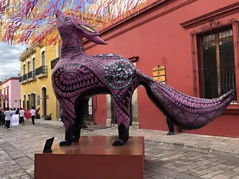 Oaxaca, obří alebrijes