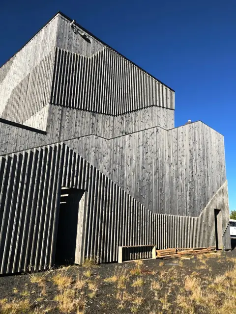 Hvollsvellur, Lava Center