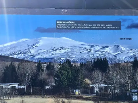 Hvollsvellur, Lava Center