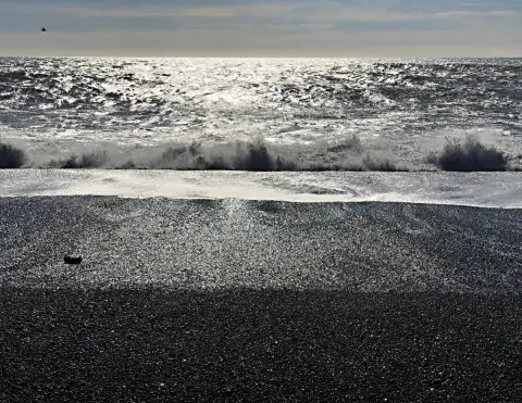 Napohled idylická Reynisfjara